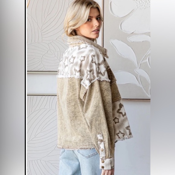 *NEW* Oli & Hali Star Patterned Beige and Cream Utility Jacket - Picture 2 of 5